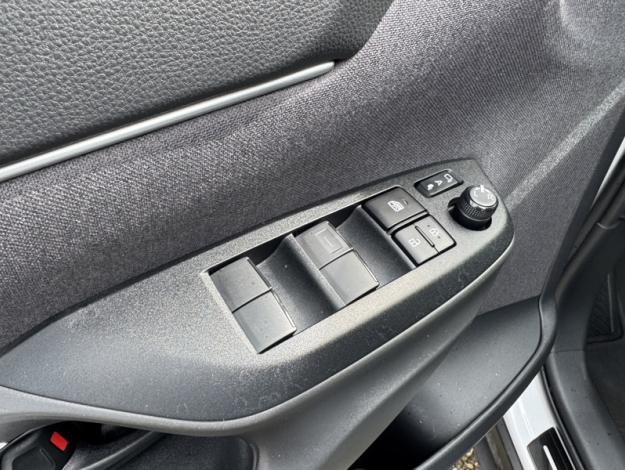 TOYOTA Yaris Cross Hybrid 2WD Design   