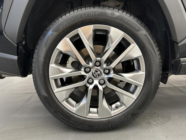 TOYOTA RAV4 2WD 218ch Lounge  