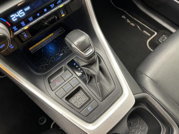 TOYOTA RAV4 2WD 218ch Lounge  