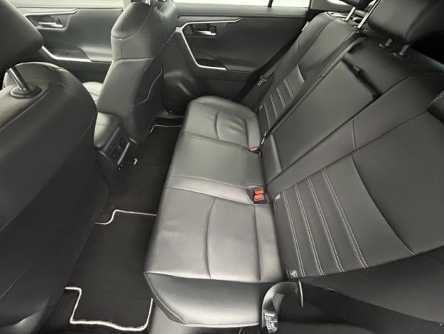 TOYOTA RAV4 2WD 218ch Lounge  