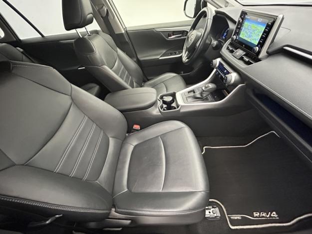 TOYOTA RAV4 2WD 218ch Lounge  