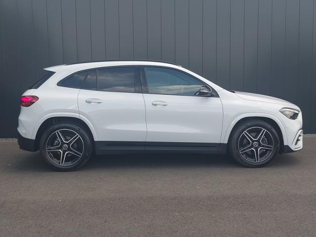 MERCEDES-BENZ GLA 200 d AMG Line  