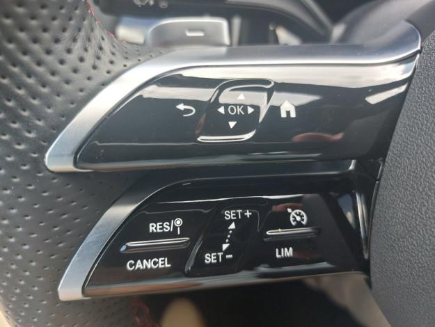 MERCEDES-BENZ GLA 200 d AMG Line  