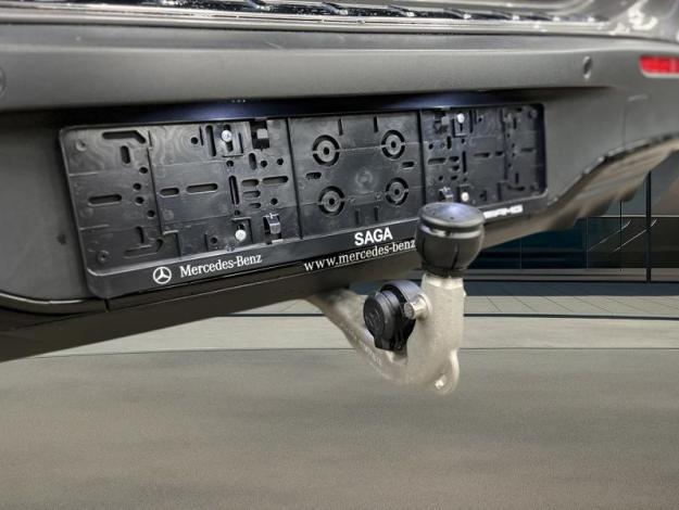 MERCEDES-BENZ EQA 250 + AMG Toit Pano Attelage  