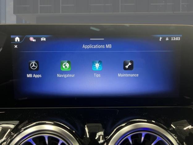 MERCEDES-BENZ EQA 250 + AMG Toit Pano Attelage  