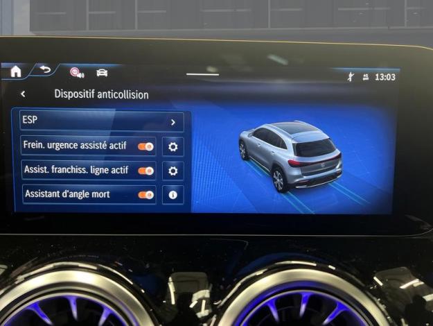 MERCEDES-BENZ EQA 250 + AMG Toit Pano Attelage  