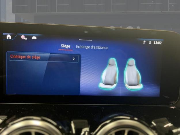 MERCEDES-BENZ EQA 250 + AMG Toit Pano Attelage  