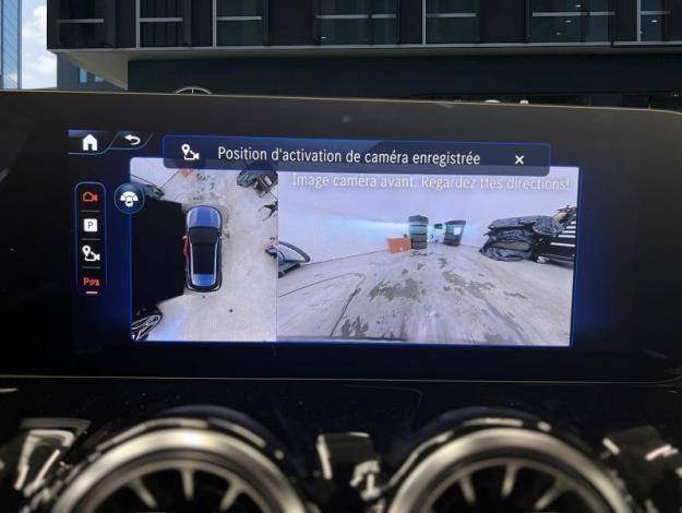 MERCEDES-BENZ EQA 250 + AMG Toit Pano Attelage  