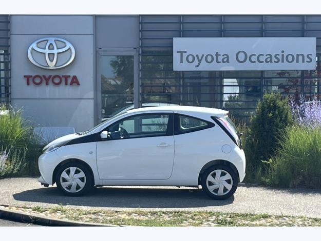 TOYOTA Aygo x-play x-shift  1.0 69 ch 