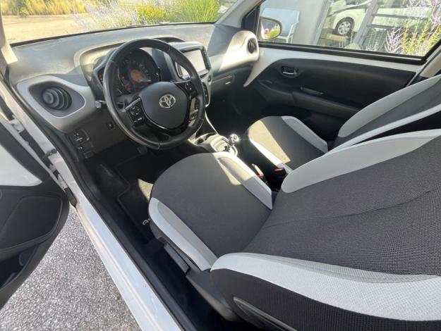 TOYOTA Aygo x-play x-shift  1.0 69 ch 