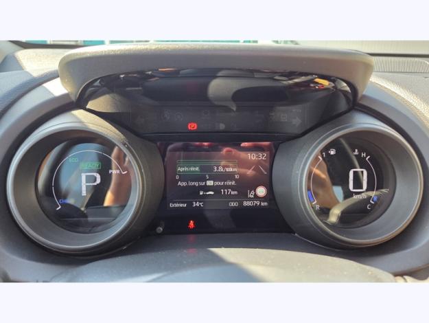 TOYOTA Yaris Hybride 116h Design   
