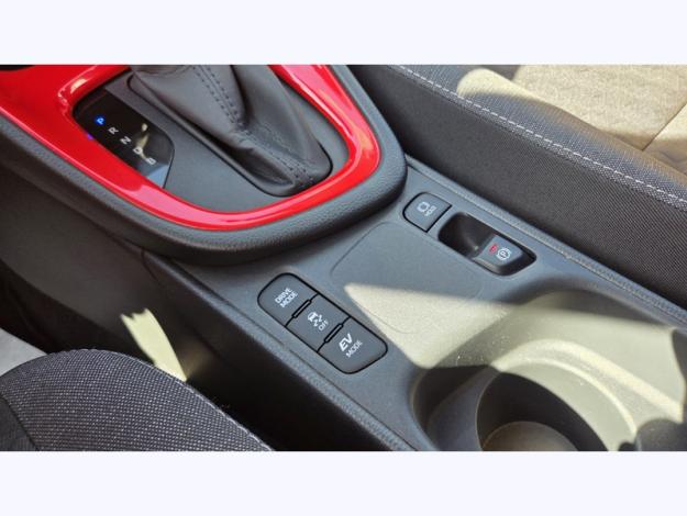 TOYOTA Yaris Hybride 116h Design   