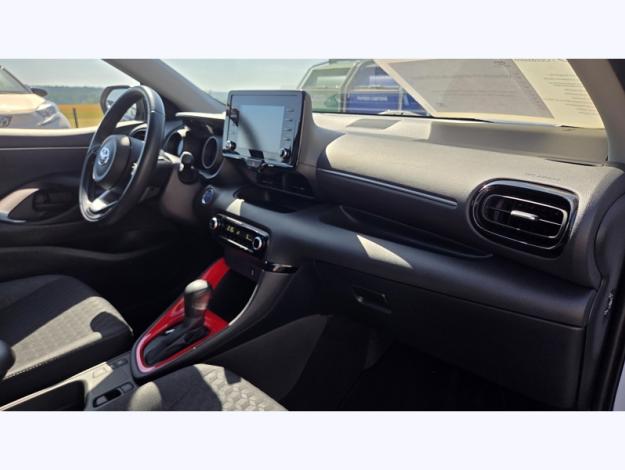 TOYOTA Yaris Hybride 116h Design   