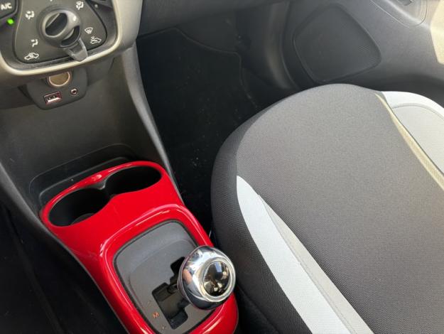 TOYOTA Aygo x-play  1.0 69 ch BVA5