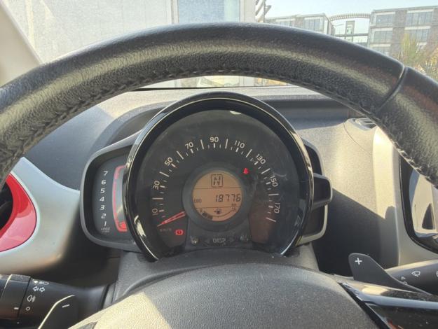 TOYOTA Aygo x-play  1.0 69 ch BVA5