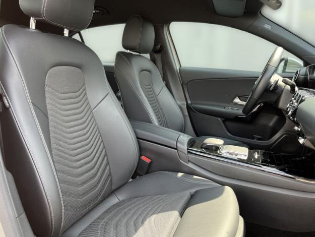 MERCEDES-BENZ Třídy A A 180 (16/20)