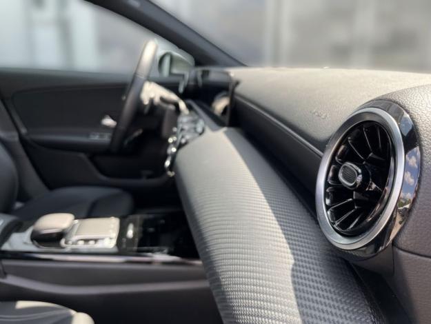 MERCEDES-BENZ Třídy A A 180 (18/20)