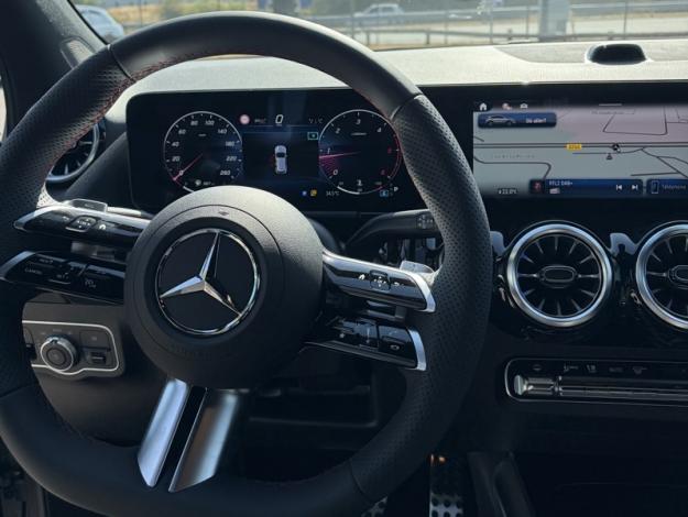 MERCEDES-BENZ GLA 200 d AMG Line  GLA 200 d AMG Line