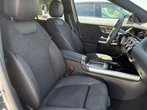 MERCEDES-BENZ GLA 200 d AMG Line  GLA 200 d AMG Line