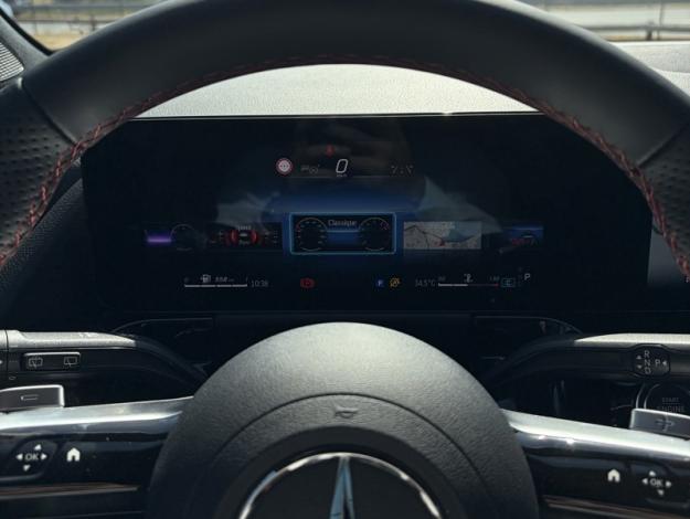MERCEDES-BENZ GLA 200 d AMG Line  GLA 200 d AMG Line
