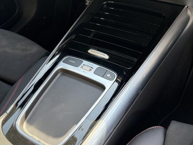 MERCEDES-BENZ GLA 200 d AMG Line  GLA 200 d AMG Line