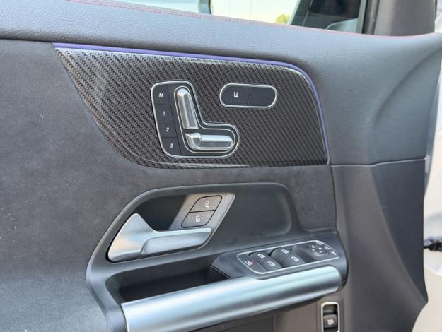 MERCEDES-BENZ GLA 200 d AMG Line  