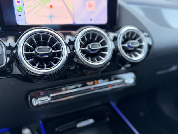 MERCEDES-BENZ GLA 200 d AMG Line  