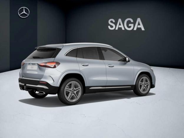 MERCEDES-BENZ GLA 200 d 4MATIC AMG Line AMG Line GLA 200 d 4MATIC AMG Line