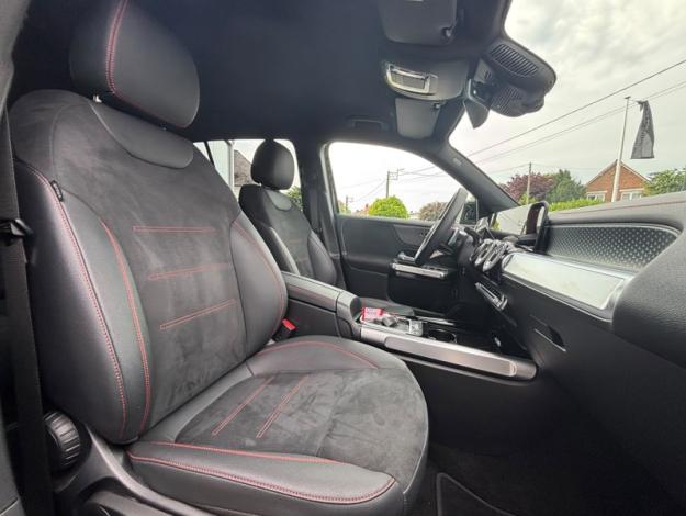 MERCEDES-BENZ EQB 250 + AMG Pack Night 7 places Facelift  