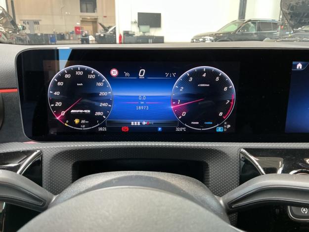 MERCEDES-BENZ A 35 AMG 4MATIC  Pack Night  