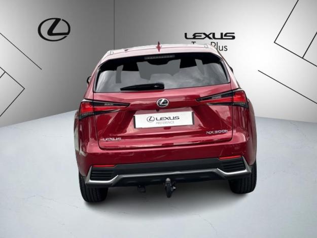 LEXUS NX 300H  2WD Luxe / Pano / Kick  