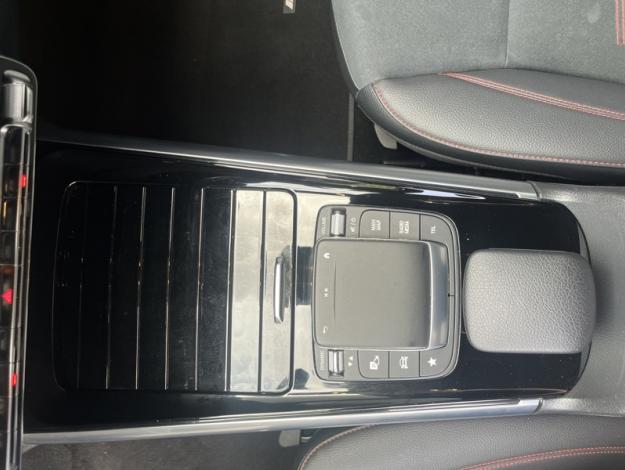 MERCEDES-BENZ GLA 200 d AMG Line  