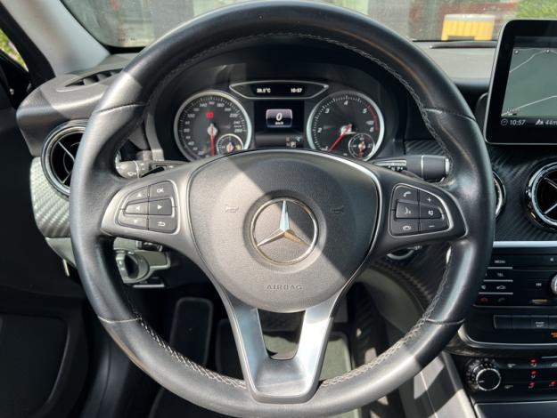 MERCEDES-BENZ GLA 200 d Intuition  