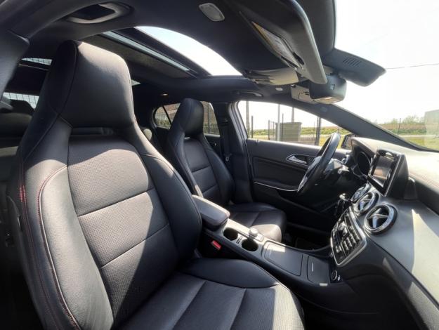 MERCEDES-BENZ GLA 220 CDI Sport Utility Vehicle Pack AMG Line 