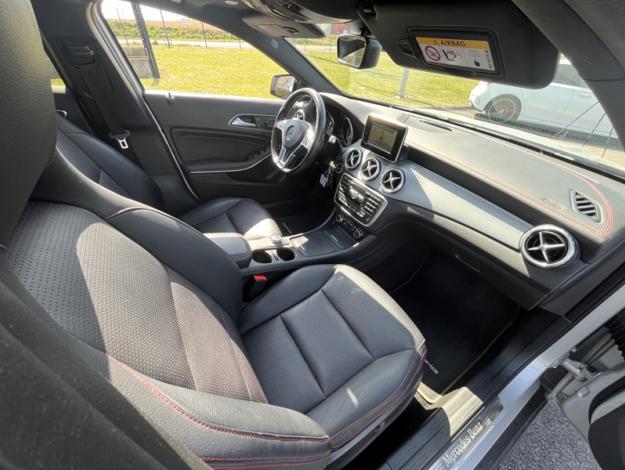 MERCEDES-BENZ GLA 220 CDI Sport Utility Vehicle Pack AMG Line 