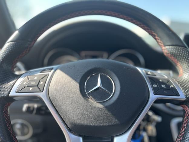 MERCEDES-BENZ GLA 220 CDI Sport Utility Vehicle Pack AMG Line 
