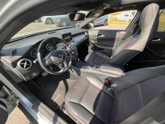 MERCEDES-BENZ GLA 220 CDI Sport Utility Vehicle Pack AMG Line 