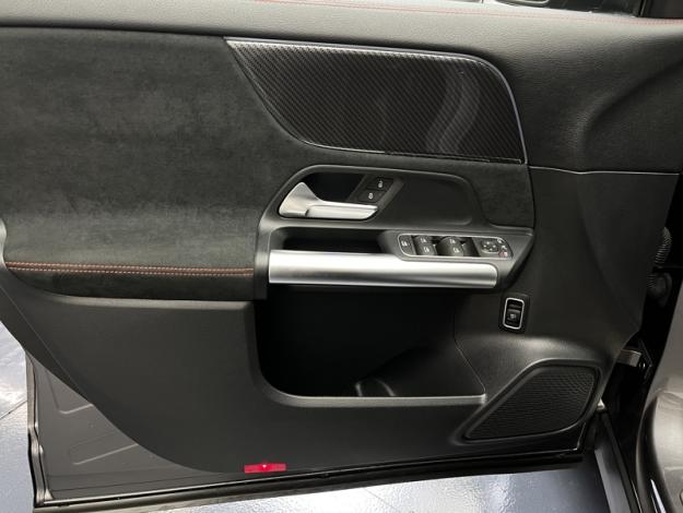 MERCEDES-BENZ GLA 200 d AMG Line  