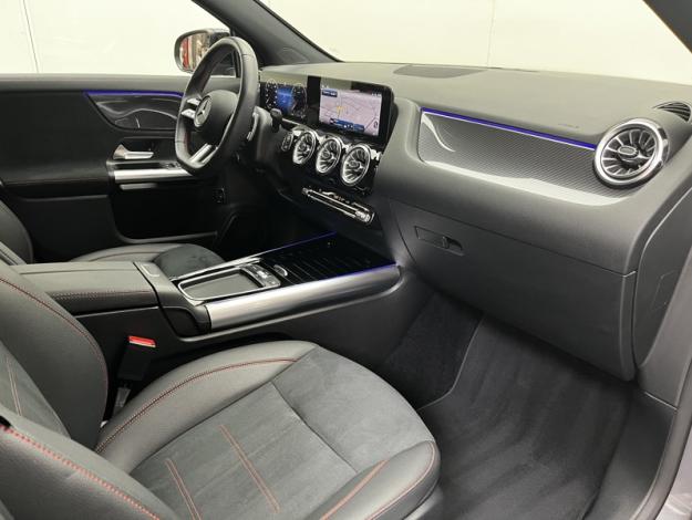 MERCEDES-BENZ GLA 200 d AMG Line  