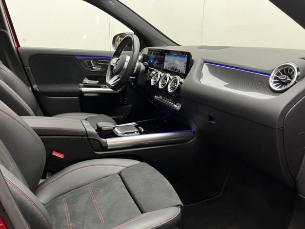 MERCEDES-BENZ GLA 250 e AMG Line  