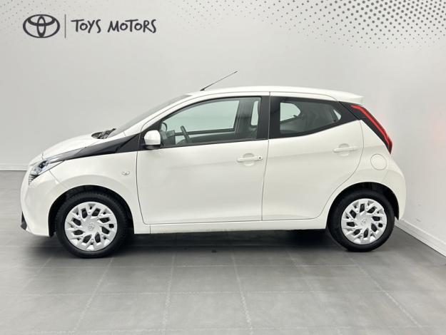 TOYOTA Aygo 1.0 VVT-i x-play  