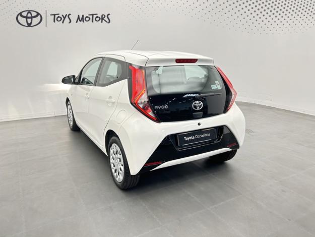 TOYOTA Aygo 1.0 VVT-i x-play  