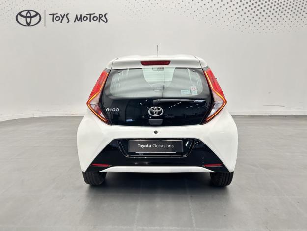 TOYOTA Aygo 1.0 VVT-i x-play  