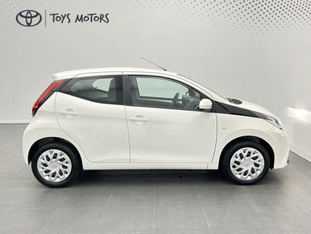TOYOTA Aygo 1.0 VVT-i x-play  