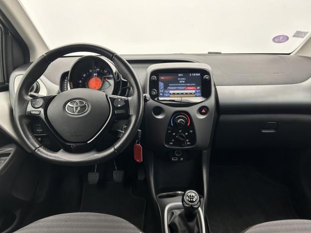 TOYOTA Aygo 1.0 VVT-i x-play  