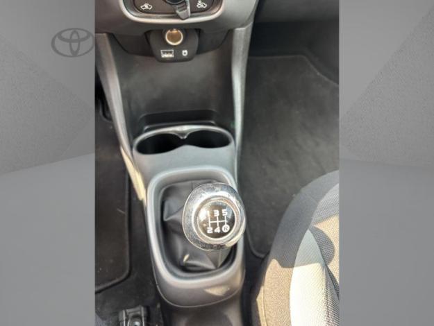 TOYOTA Aygo 1.0 VVT-i x-play  