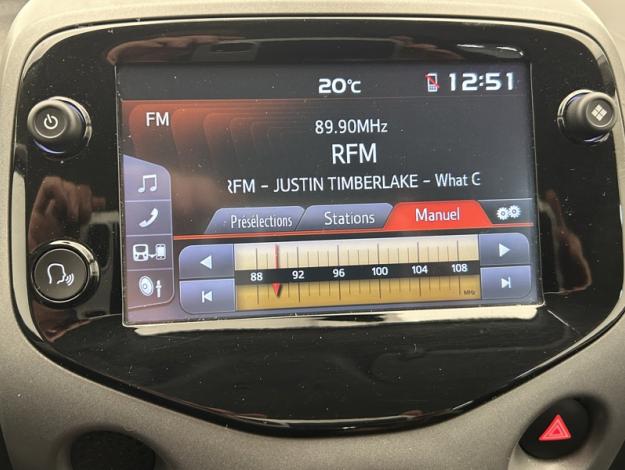 TOYOTA Aygo 1.0 VVT-i x-play  