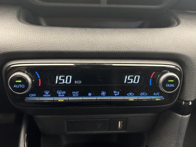 TOYOTA Yaris  116h Collection  