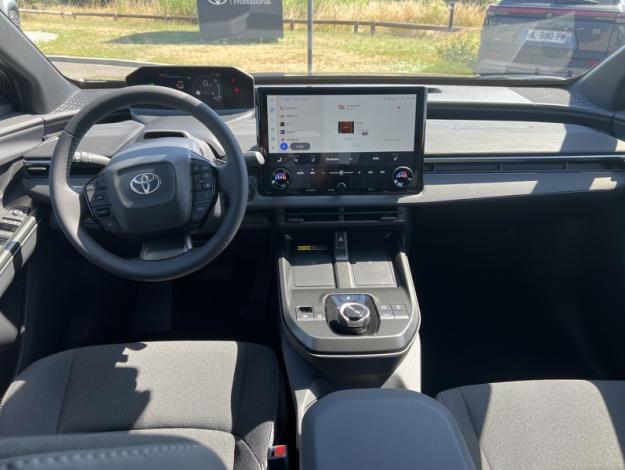 TOYOTA C-HR C HR+ GRANDE AUTONOMIE 77 kWh 224 ch DESIGN JANTES 20"  C HR+ GRANDE AUTONOMIE 77 kWh 224 ch DESIGN JANTES 20  