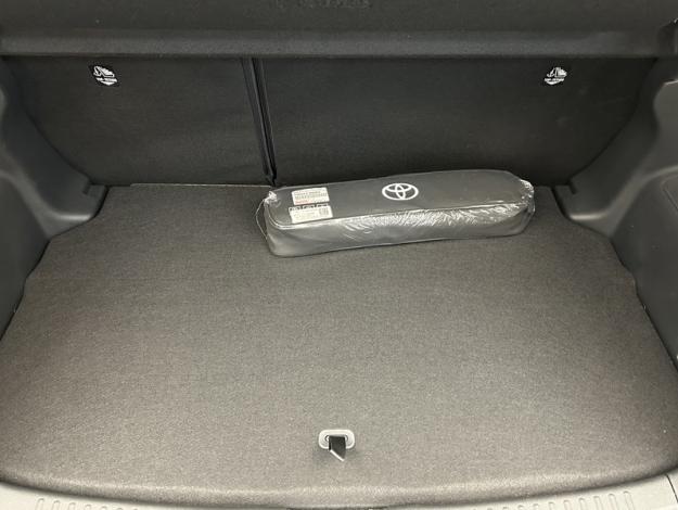 TOYOTA Yaris 116h Design  